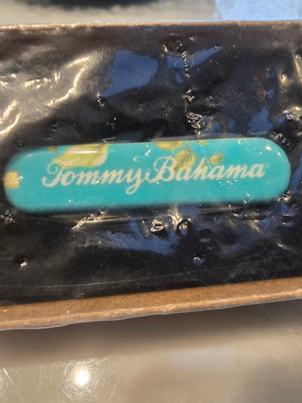 New in Box Tommy Bahama Victorinox Swiss Army Knife